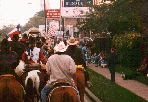 98-crowd.gif (49099 bytes)